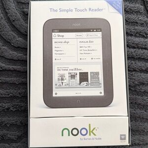 New Barnes & Noble White Nook Packaging
6 inch screen
